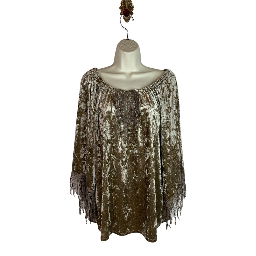 Holiday Party Melissa Paige Women’s Green Velour Fringed  Sleeves Top